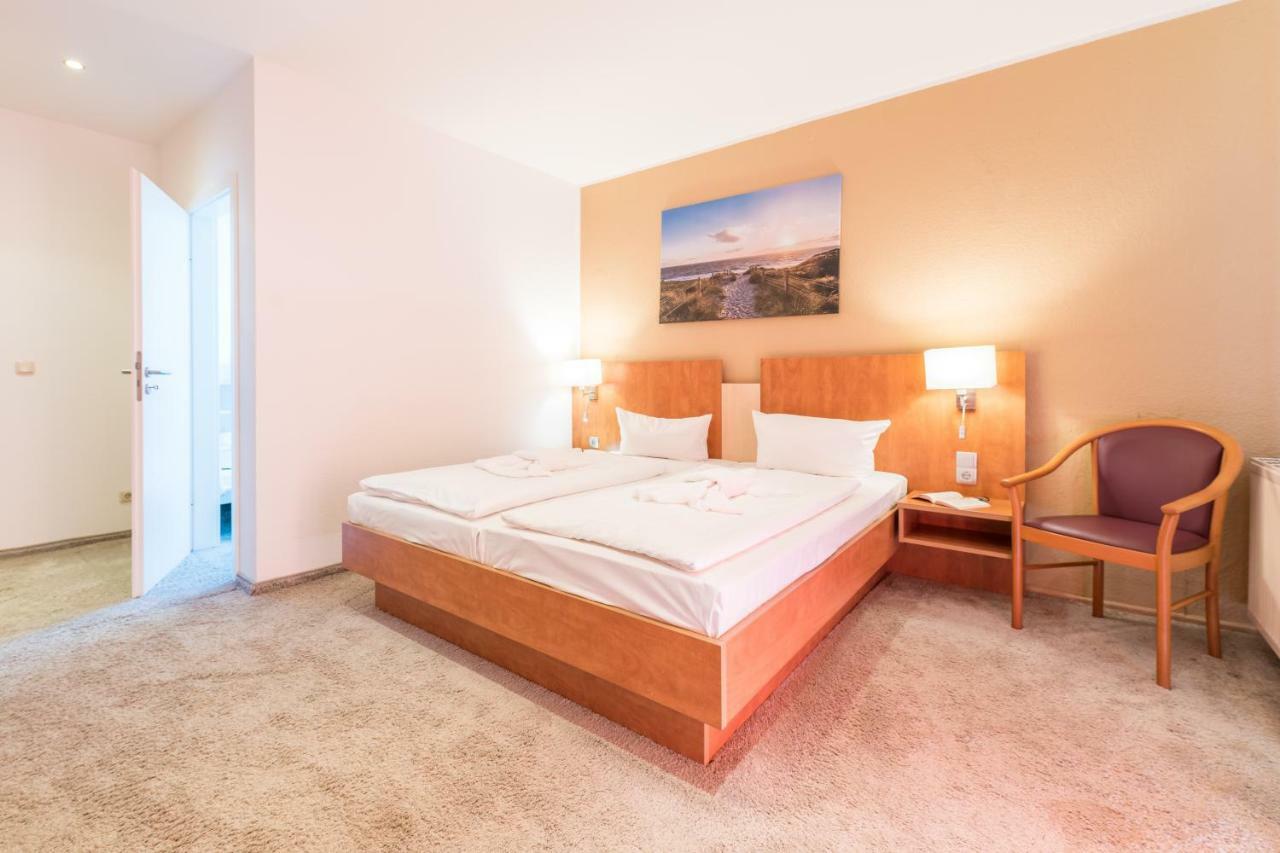 Hotel Königslinie 3*